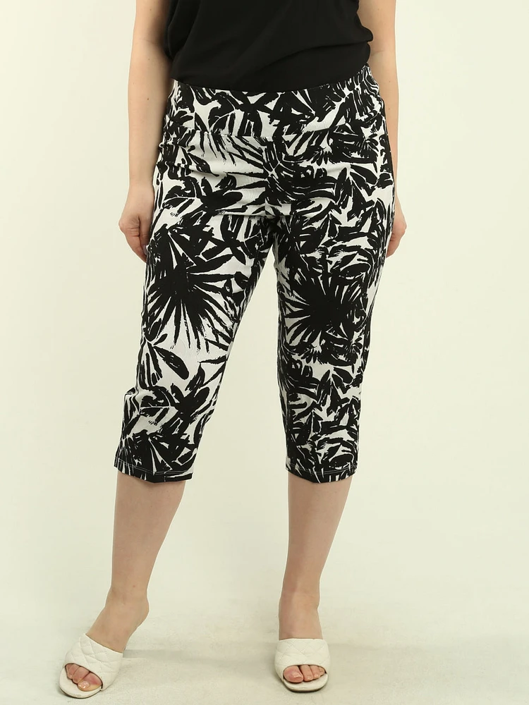 Textured Pull-On Capris
