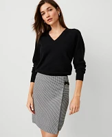 Ann Taylor Petite Houndstooth D-Ring Wrap Skirt Size 0 Black Women's