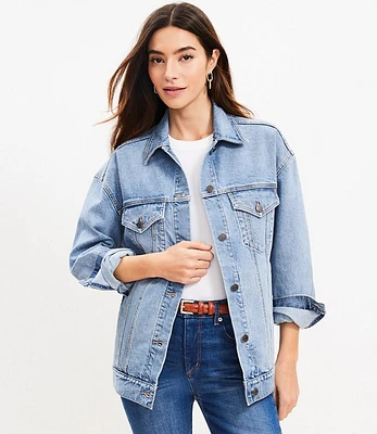 Petite Oversized Denim Trucker Jacket in Light Wash Indigo