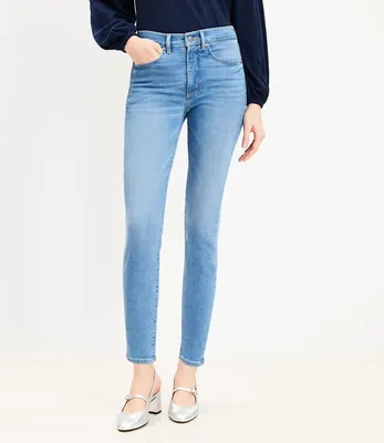 Petite Mid Rise Skinny Jeans Classic Wash