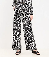 Pleated Fluid Pull On Wide Leg Pants in Swirl