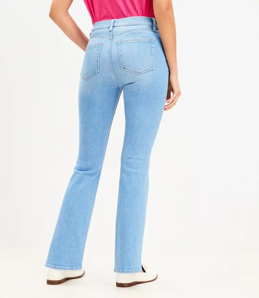 Mid Rise Boot Jeans Light Wash