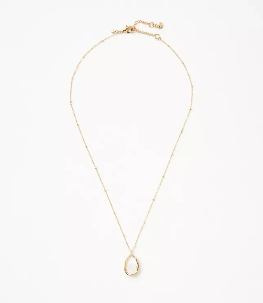 Mother Of Pearl Center Necklace