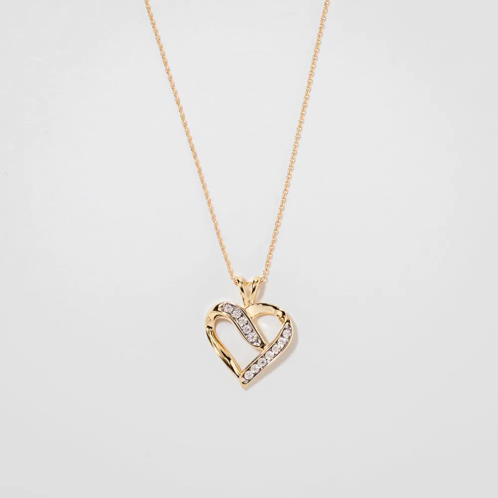 Diamond Cluster Heart Shaped Pendant in 10K Yellow Gold (0.06 ct tw)