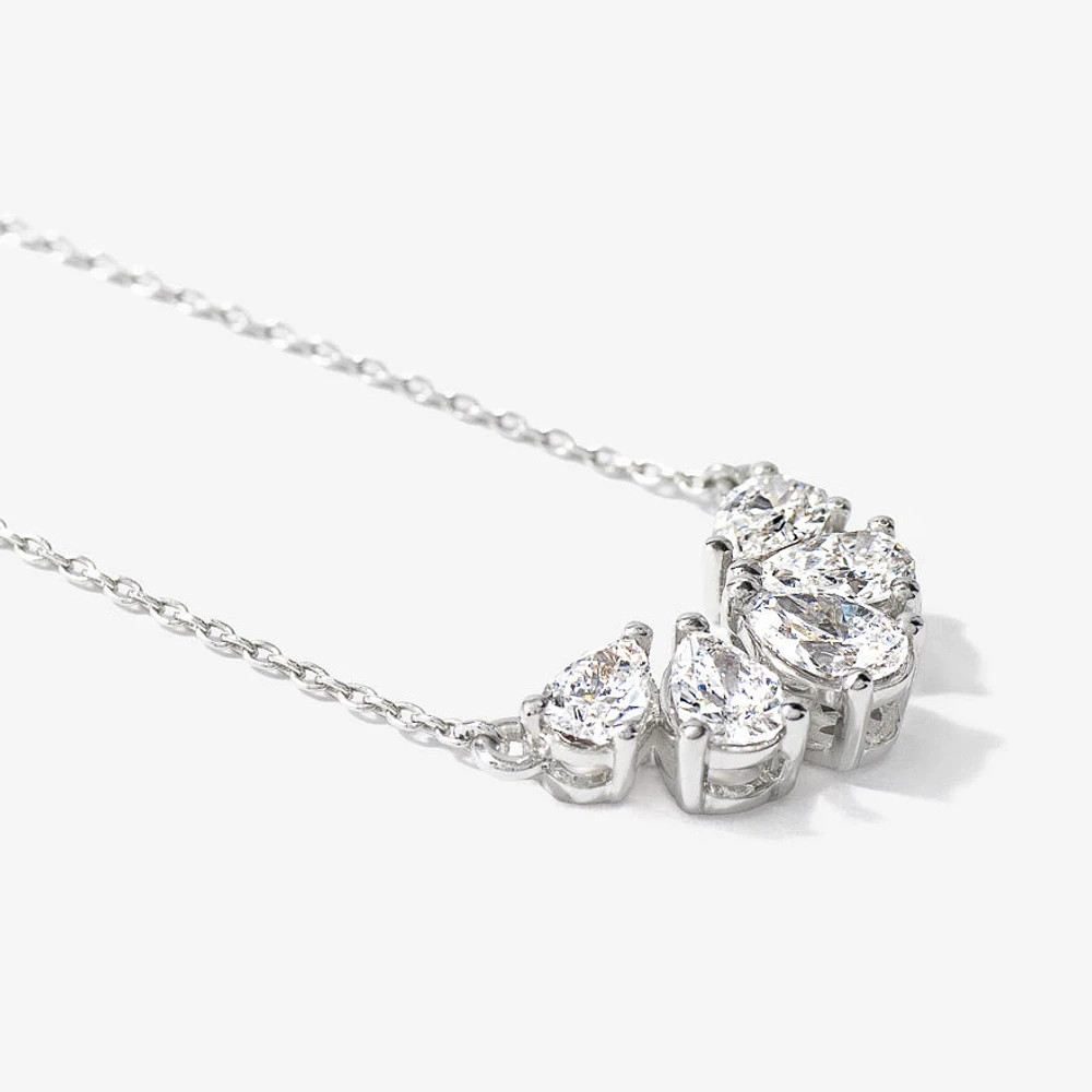 Lab Grown Diamond Cluster Necklace in 10K White Gold (1.00 ct tw)