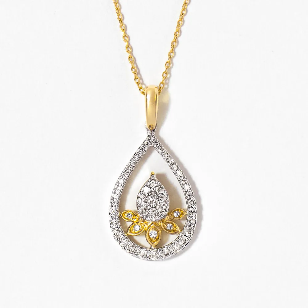 Diamond Cluster Necklace in 10K Yellow and White Gold (0.40 ct tw)