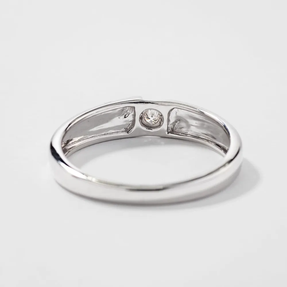 Gent's Wedding Band 10K White Gold (0.03 ct tw)