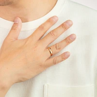 Men's Geometric Wedding Band 10K Yellow Gold (0.06 ct tw)