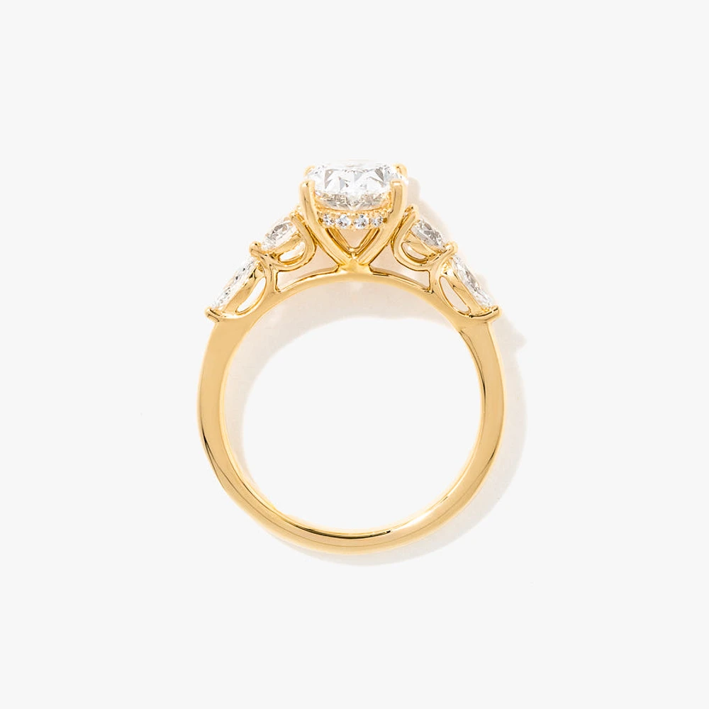 Lab Grown Oval Cut Diamond Engagement Ring 14K Yellow Gold (2.75 ct