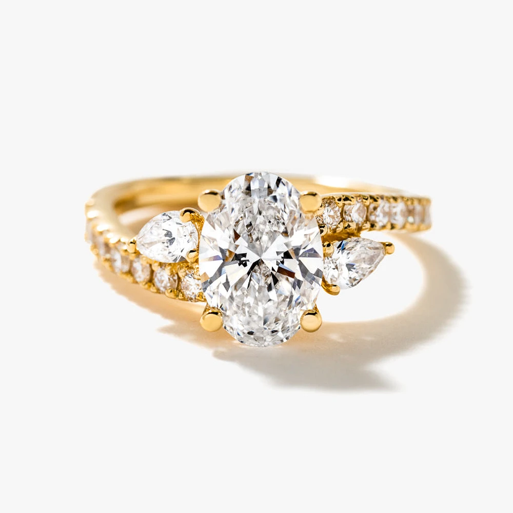 Lab Grown Oval Cut Diamond Engagement Ring 14K Yellow Gold (2.25 ct