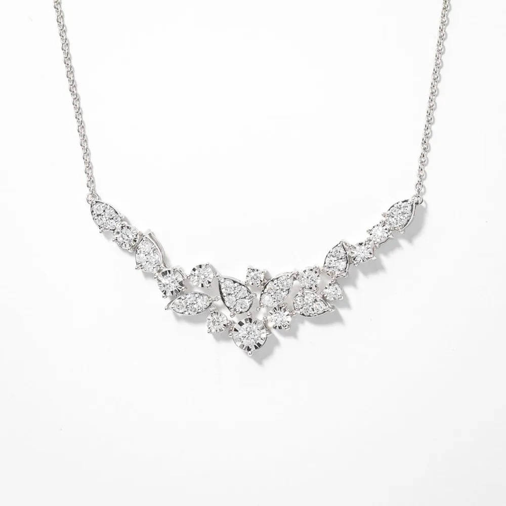 Diamond Cluster Necklace in 10K White Gold (1.00 ct tw)