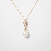 Pearl Necklace in 10K Yellow Gold