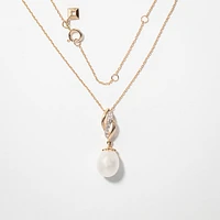 Pearl Necklace in 10K Yellow Gold