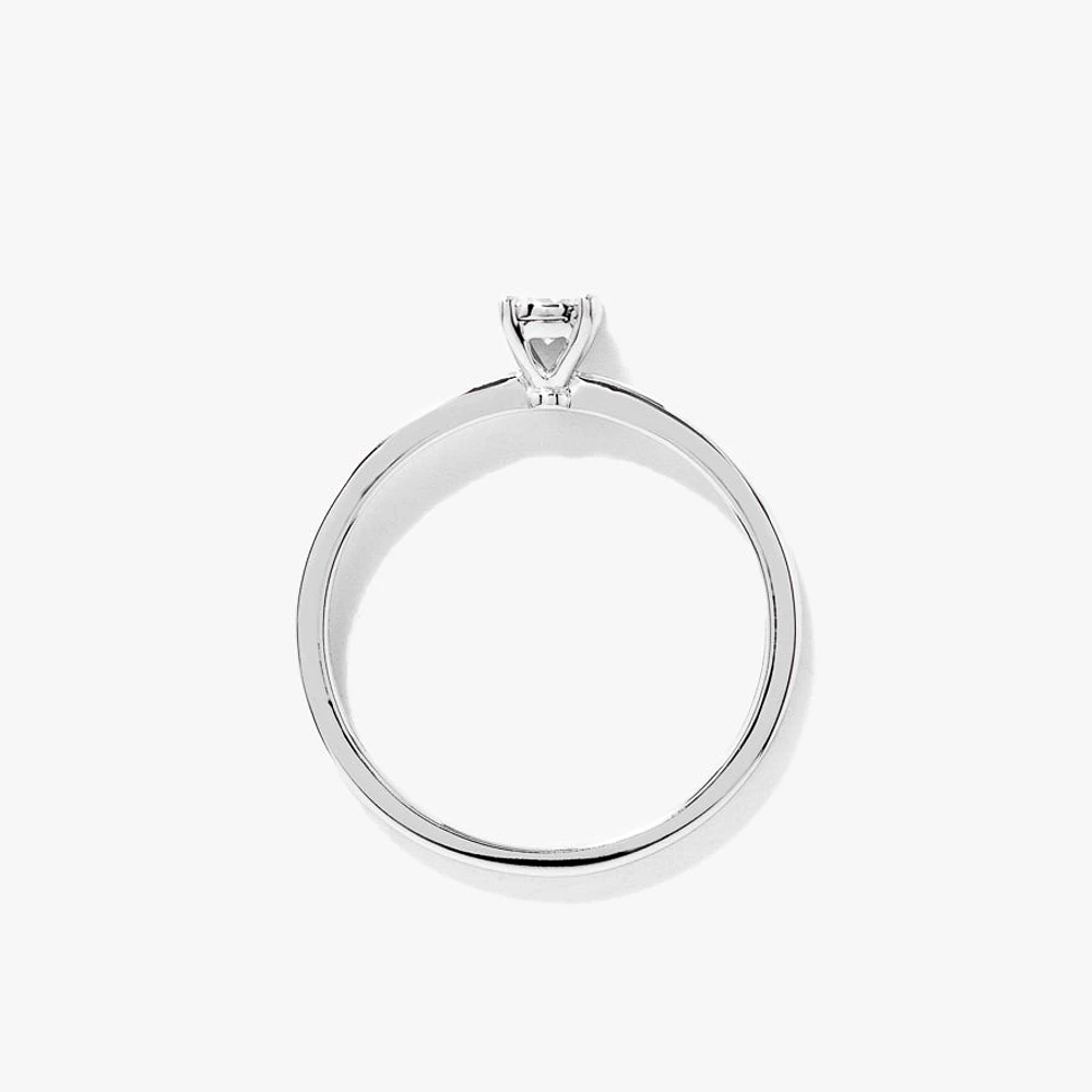 10K White Gold Diamond Promise Ring (0.10 ct tw)