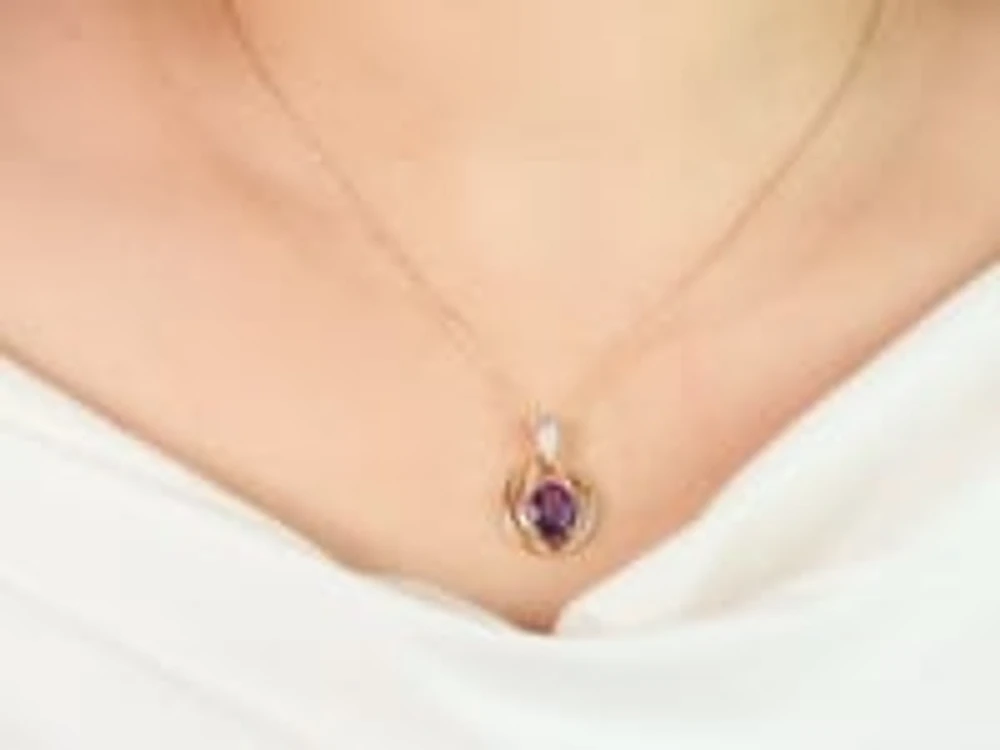 Amethyst Pendant Necklace in 10K Yellow Gold