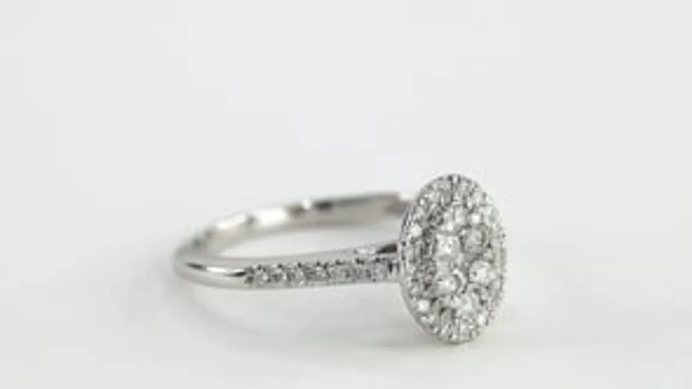 Oval Diamond Cluster Ring 10K White Gold (0.40ct tw)