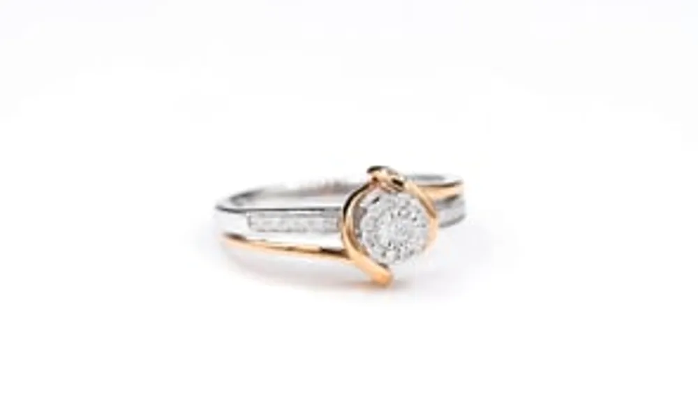 Petite Cluster Centre Ring 10K White and Rose Gold (0.15ct tw)