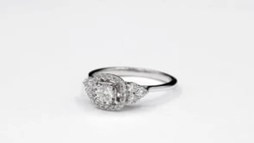 Diamond Engagement Ring 10K White Gold (0.50 ct tw)