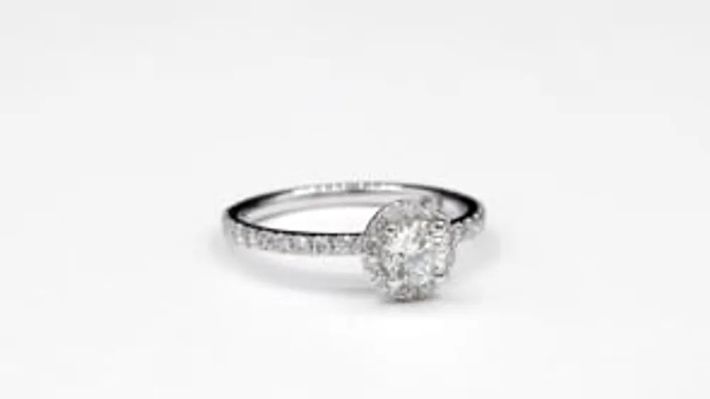 Diamond Halo Engagement Ring 14K White Gold (0.90 ct tw)