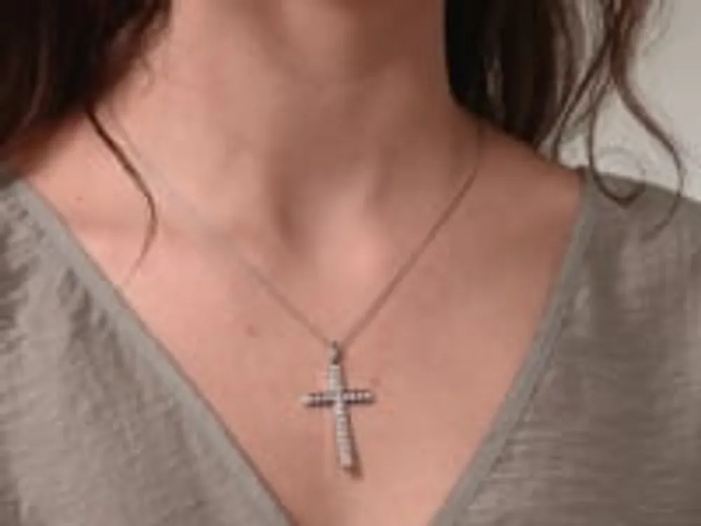 Diamond Cross Necklace in 10K White Gold (0.20 ct tw)