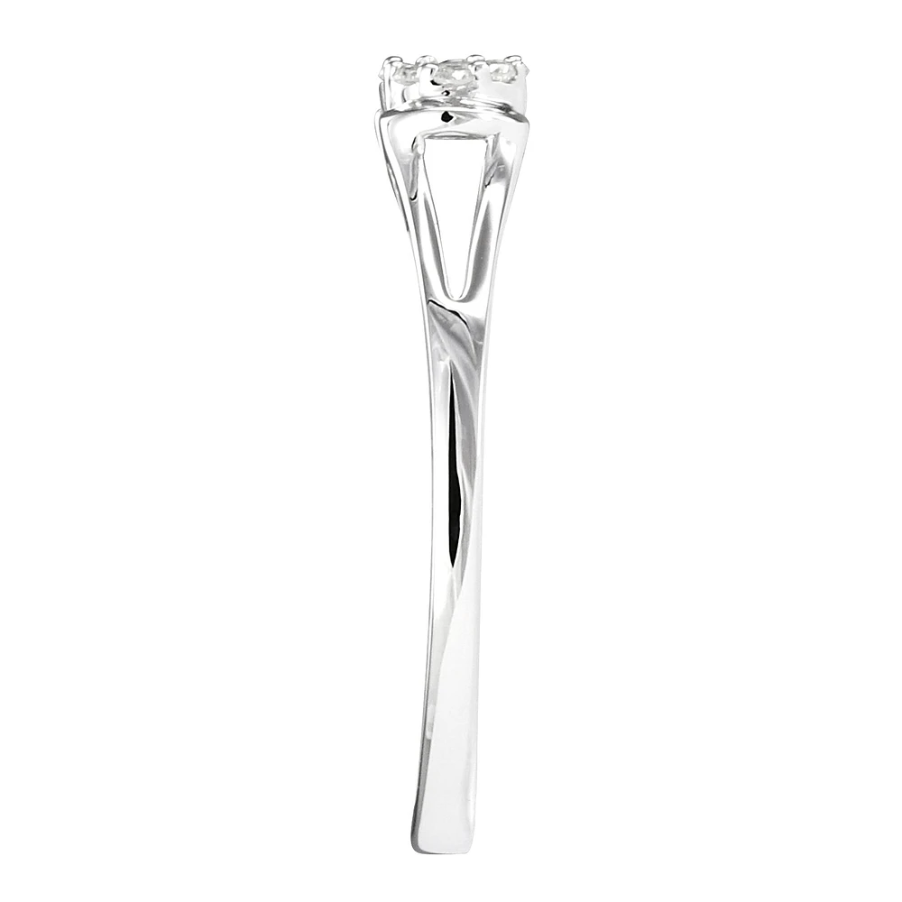 10K White Gold Diamond Cluster Promise Ring (0.11ct tw)