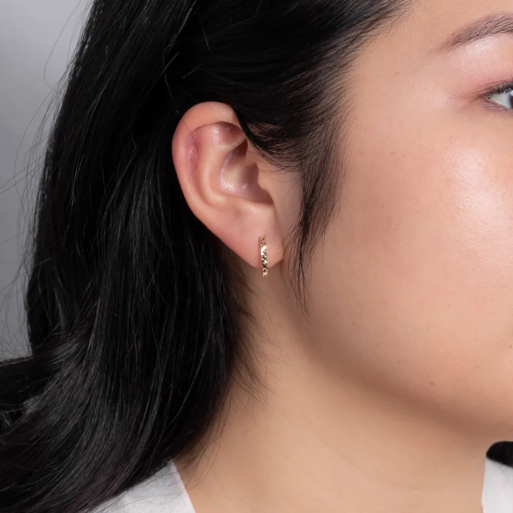 10K Gold Hoop Earrings With Diamond Cut Pattern