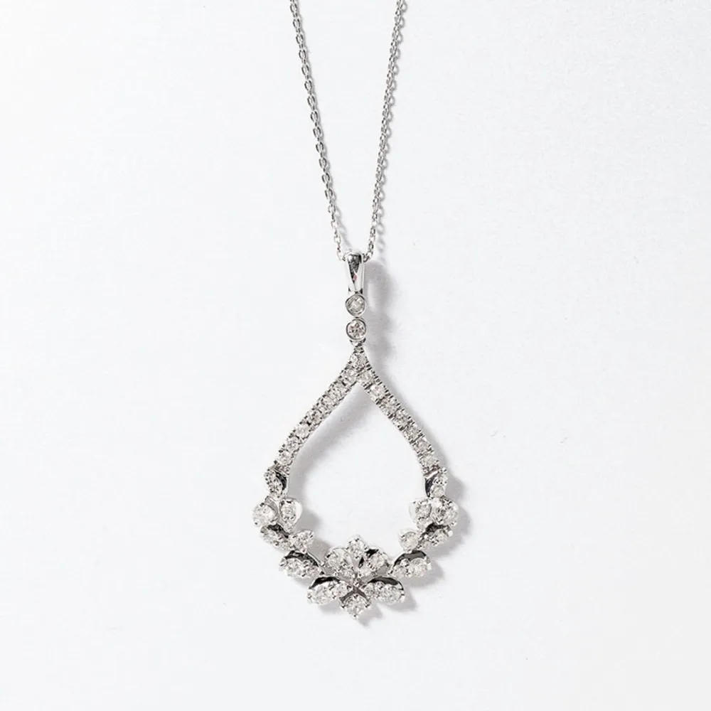 Diamond Cluster Necklace in 10K White Gold (1.00 ct tw)