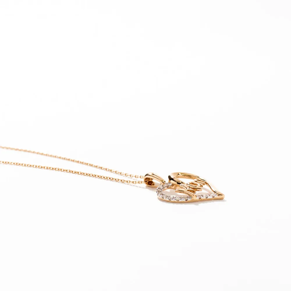 Diamond Heart “Mom” Pendant Necklace in 10K Yellow Gold (0.08 ct tw)