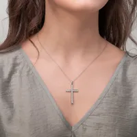 Diamond Cross Necklace in 10K White Gold (0.20 ct tw)