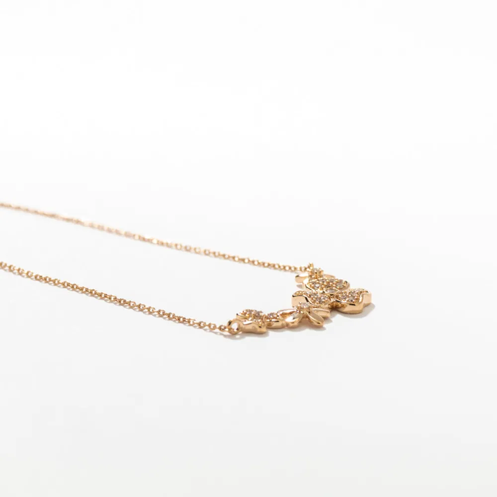 Flower Diamond Cluster Necklace in 10K Yellow Gold (0.16 ct tw)