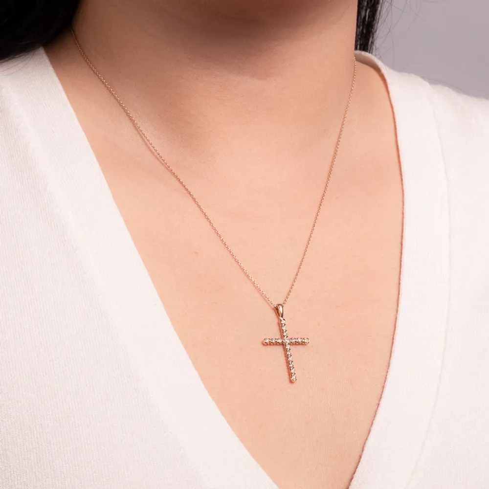 Diamond Cross Pendant Necklace in 10K Yellow Gold (0.25 ct tw)