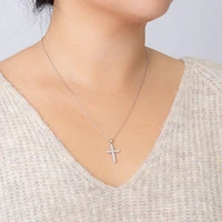 Diamond Cross Pendant Necklace in 10K White Gold (0.50 ct tw)