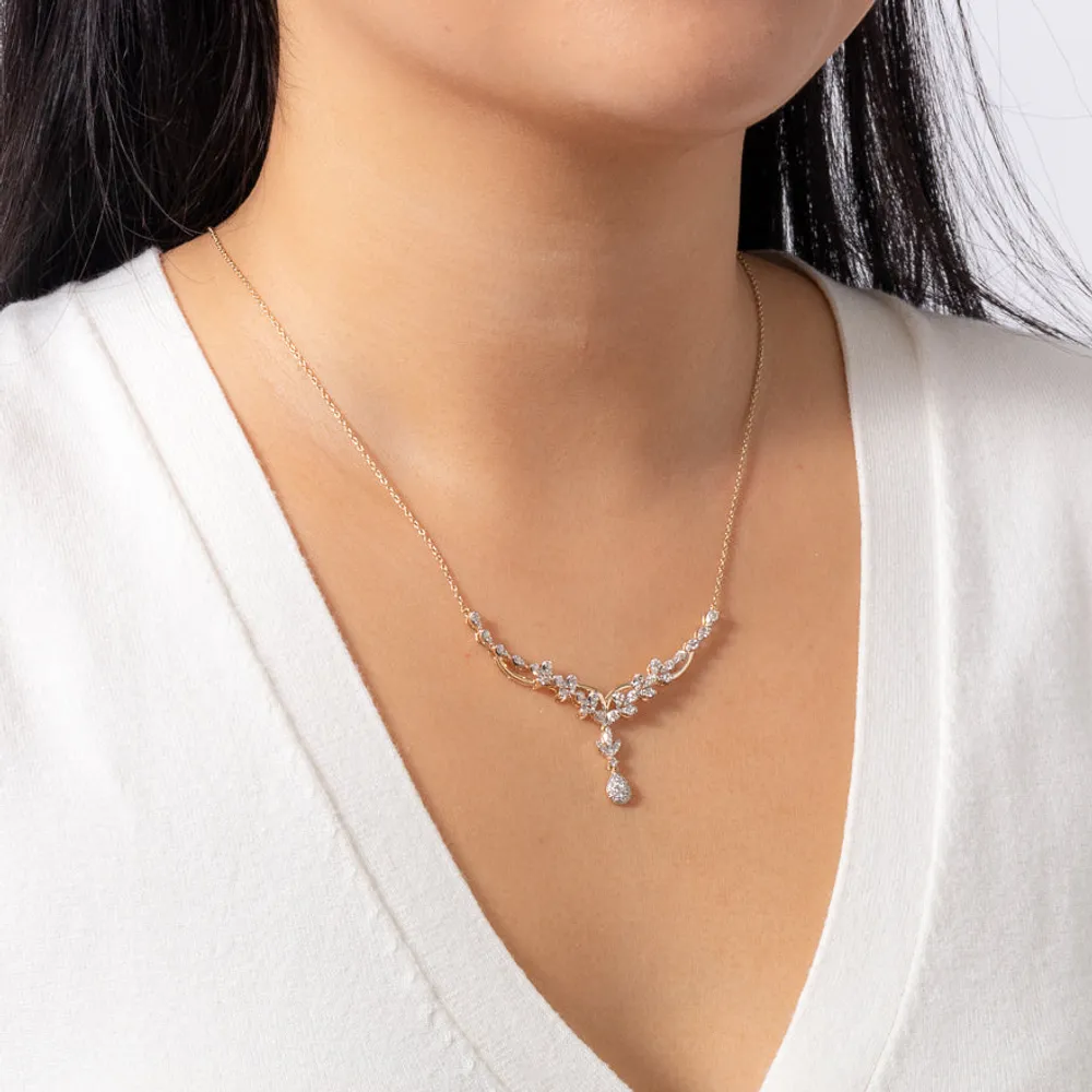 Pear Drop Diamond Necklace in 10K Gold ( ct tw