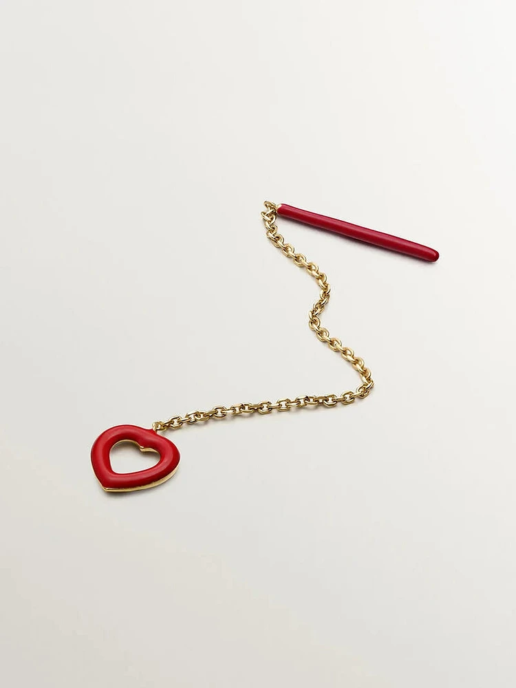 Pendiente individual largo de cadena de plata bañada en oro amarillo con corazón y esmalte rojo