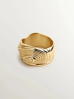 Anillo ancho irregular relieve de plata bañada en oro amarillo de 18kt - 15