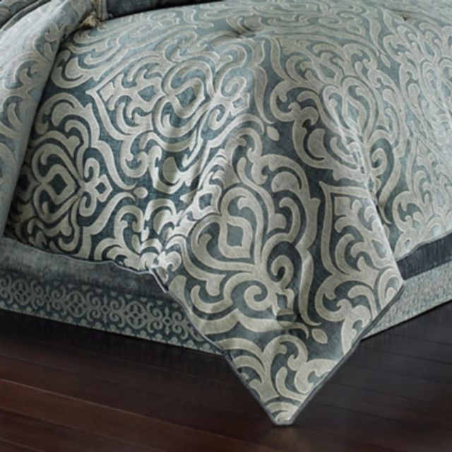 J. Queen New York Milano Sand Chenille Damask Comforter Set