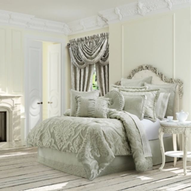 J Queen New York Provence Comforter Set - Stone - Queen