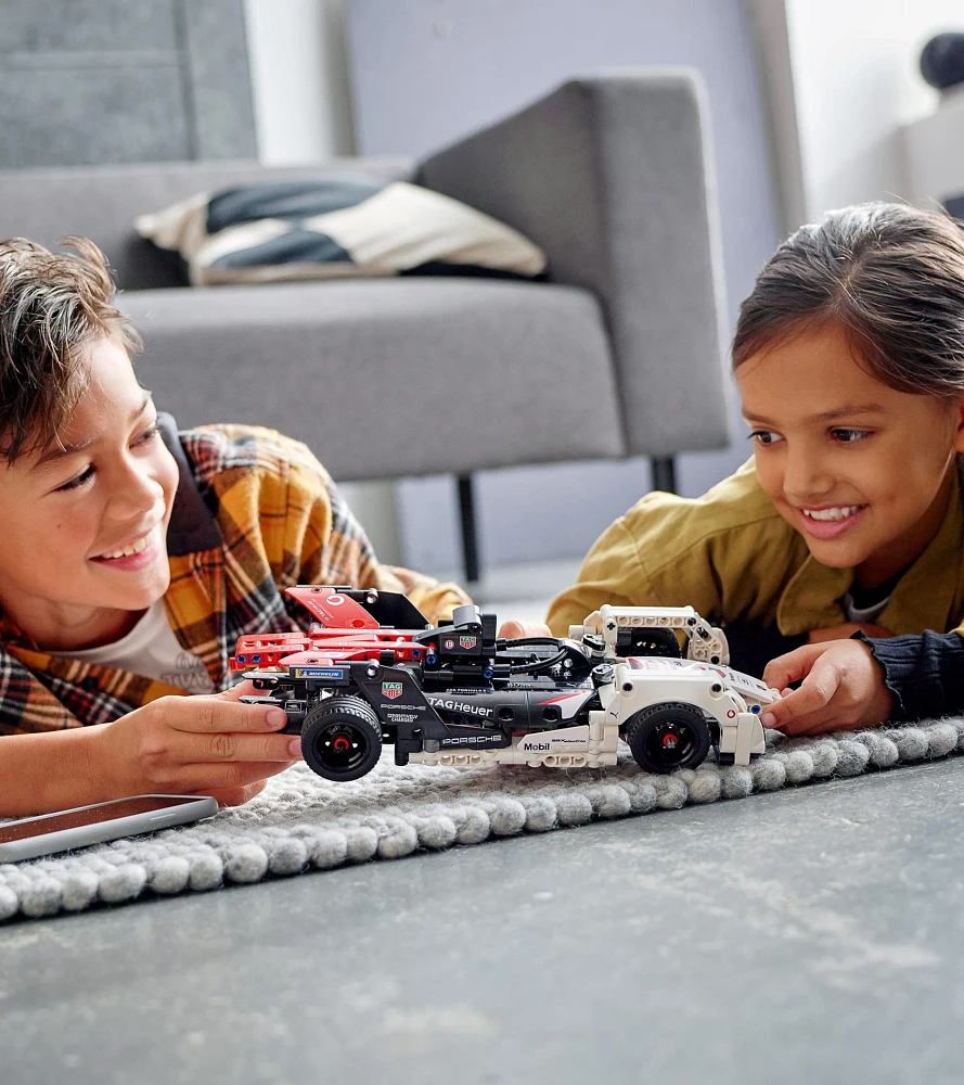 LEGO® Technic Formula E® Porsche 99X Electric