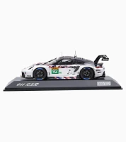 Porsche 911 RSR