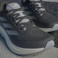 Tenis de Running Supernova Solution