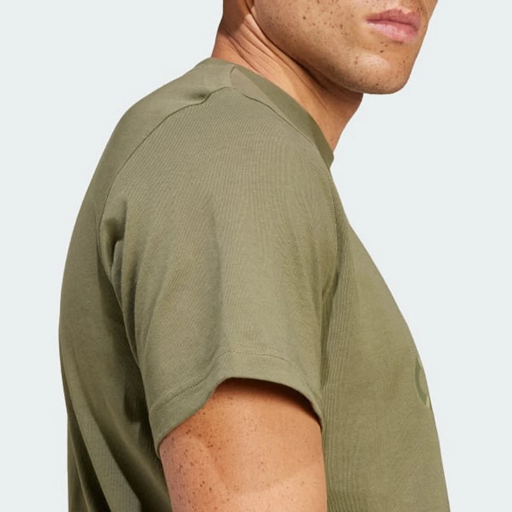 Playera Badge of Sport Estampada Camo