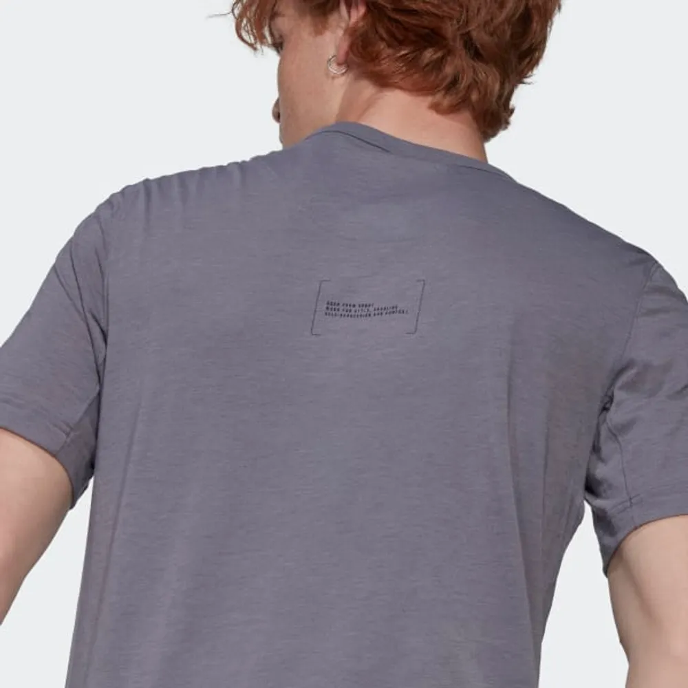 Playera Chest Logo