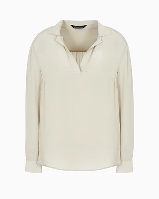 Crepe blouse with pleats on the back