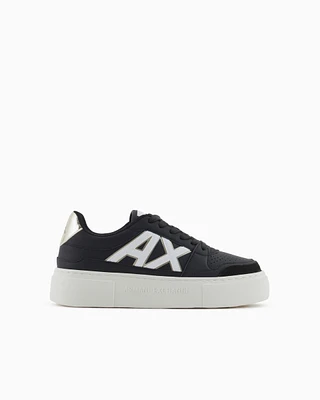 Sneakers with logo