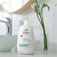 Advanced Care Sensitive Skin Hand Wash for soft, smooth skin nourishes skin 10 layers deep