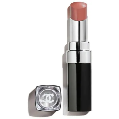 Hydrating And Plumping Lipstick. Intense, Long-lasting Colour Shine