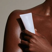 Body Glow Highlighter, illuminating, non-sticky, transfer-proof, buildable coverage, satin finish