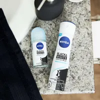 NIVEA Black & White Invisible White Blossom Anti-Perspirant Roll-On