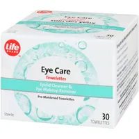 Eye care towelettes