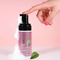 Tea Glow Exfoliating Cleansing Foam